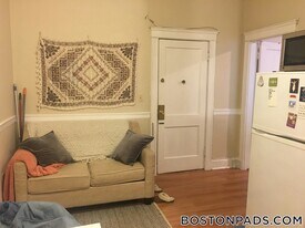 1193 Commonwealth Ave, Unit 7 in Boston, MA - Building Photo