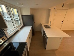 7049 Fane Rd in Edmonton, AB - Building Photo - Building Photo