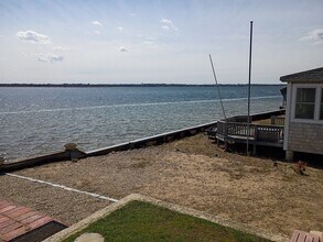 39 Harbor St in Newburyport, MA - Building Photo - Building Photo