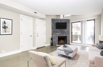 941 W Grace St, Unit 102 in Chicago, IL - Building Photo - Building Photo