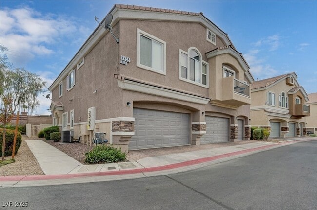 4855 Double Down Dr in Las Vegas, NV - Building Photo - Building Photo