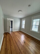 63 Sheffield Ave, Unit 2 in New Haven, CT - Building Photo - Building Photo