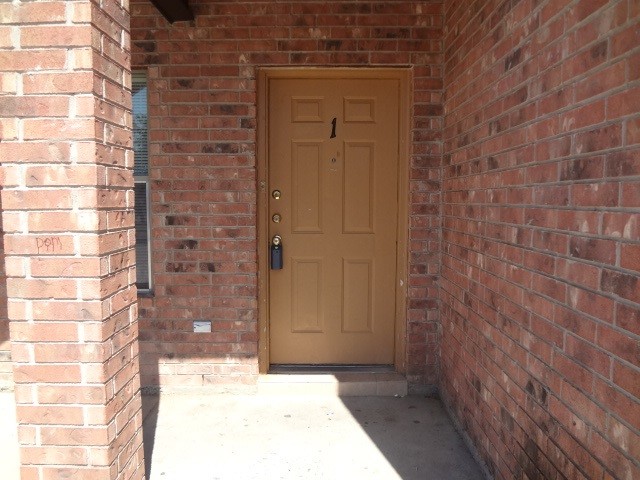 1001 E Travis St-Unit -1 in Laredo, TX - Building Photo - Building Photo