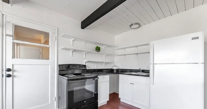 1238 Frances Rd in San Pablo, CA - Foto de edificio - Building Photo