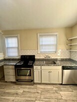 4505 W Grace St in Richmond, VA - Building Photo