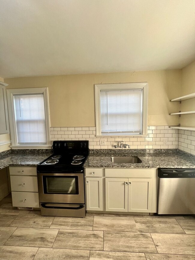 property at 4505 W Grace St