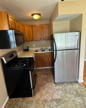 2264 Stieber St in Westland, MI - Building Photo - Building Photo