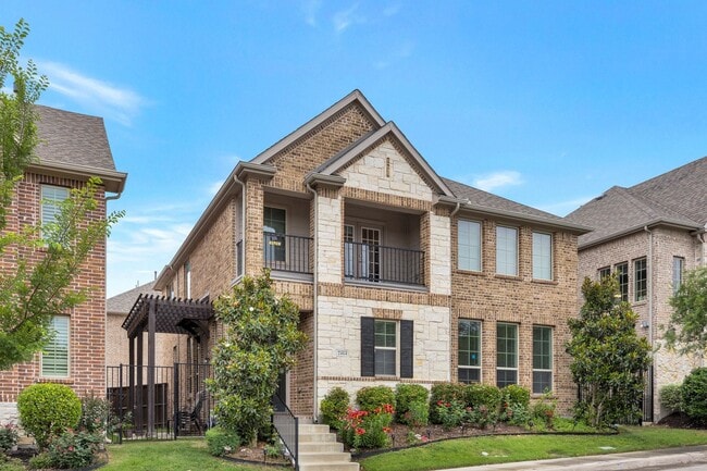 property at 2464 Castle Ridge Dr