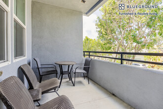 7100 Playa Vista Dr, Unit FL2-ID1353 in Los Angeles, CA - Building Photo - Building Photo