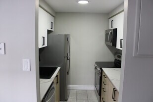 21 Holborn Drive in Kitchener, ON - Building Photo