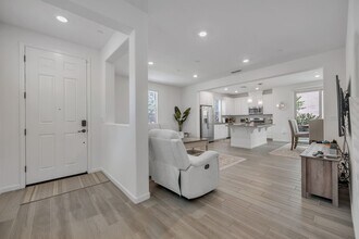 9310 Mystic Lake Alley in Sacramento, CA - Building Photo - Building Photo