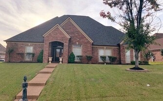 1695 Berryhill Rd in Cordova, TN - Building Photo