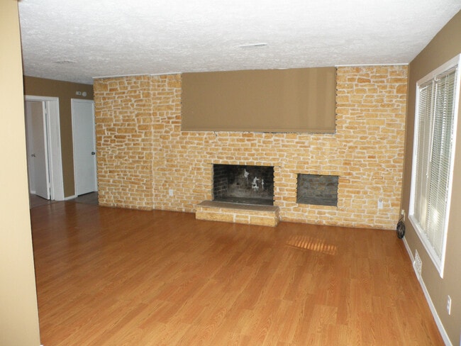 168 Paul St in Bedford, OH - Building Photo - Building Photo