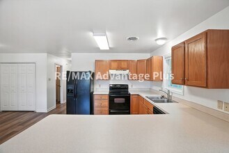 809 Griffin Blvd-Unit -Unit B in Farmville, VA - Foto de edificio - Building Photo