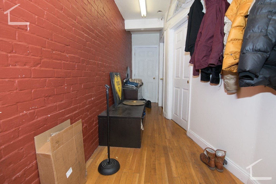 14 Quint Ave, Unit 1 in Boston, MA - Building Photo