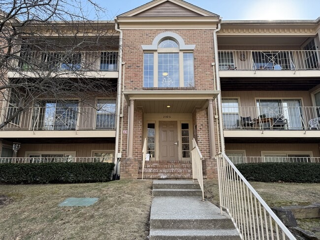property at 3506 Back Pointe Ct