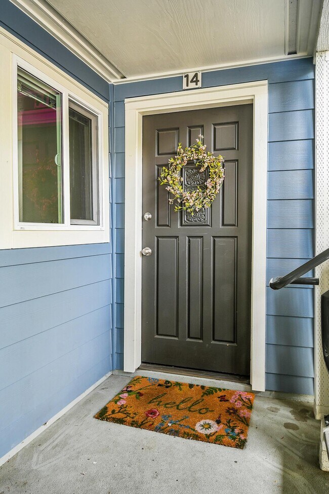 7571 Old Redmond Rd, Unit 14 in Redmond, WA - Foto de edificio - Building Photo