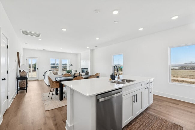 553 Canal Cir