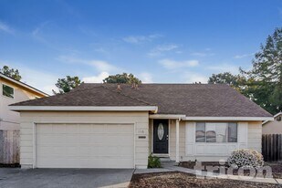 110 Inverness Dr in Vallejo, CA - Building Photo