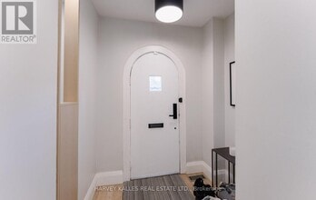 25 Gilgorm Rd in Toronto, ON - Building Photo - Building Photo