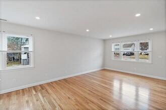 59 Clinton Ave in Norwalk, CT - Building Photo - Building Photo