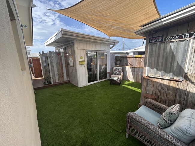 46E 12th Ave, Unit Studio for 1 person only in Stock Island, FL - Foto de edificio - Building Photo