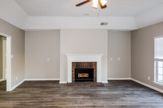 5330 Sea Horse Dr in Memphis, TN - Building Photo - Building Photo