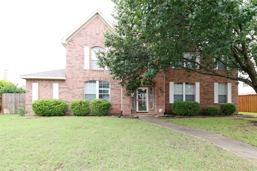 400 Chatham St in Sunnyvale, TX - Building Photo