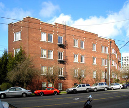 The Broadway Apartments in Seattle, WA - Building Photo - Building Photo