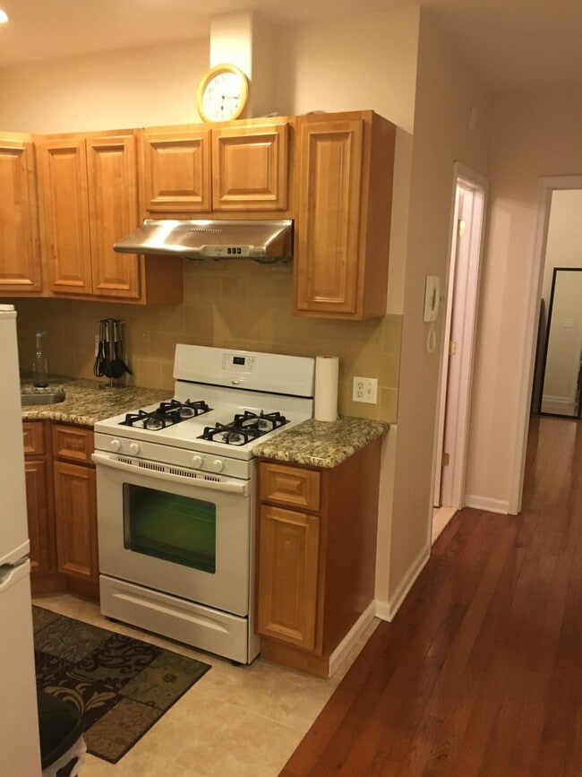 827 Reed St, Unit 1st Floor in Philadelphia, PA - Building Photo - Building Photo