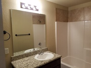 129 Crossfire Ct in Weatherford, TX - Foto de edificio - Building Photo