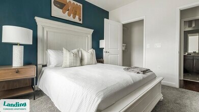 11010 Northlake Landing Dr in Charlotte, NC - Foto de edificio - Building Photo