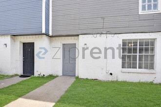 4626 San Jacinto St in Dallas, TX - Building Photo - Building Photo