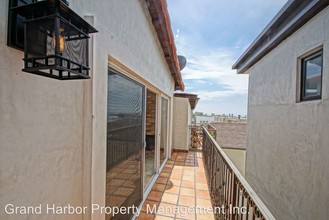 2903 Highland Ave in Manhattan Beach, CA - Building Photo - Building Photo