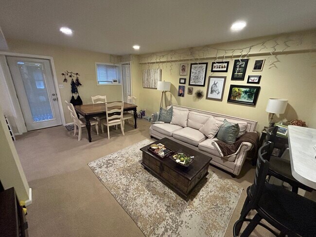 3134 19th St NW, Unit Basement Suite in Washington, DC - Building Photo - Building Photo