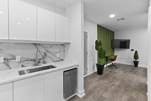 935 S Howard Ave in Tampa, FL - Building Photo