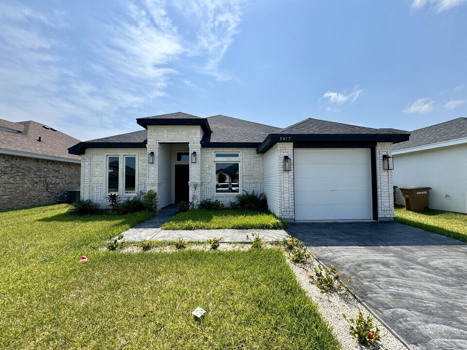 3417 Silver Nugget Dr in Edinburg, TX - Building Photo