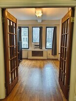 118 W 72nd St in New York, NY - Building Photo