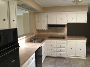 1703 Carlisle St in Irving, TX - Building Photo - Building Photo