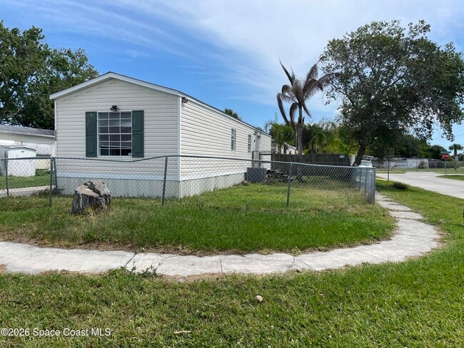 2508 Chatham Way NE in Palm Bay, FL - Building Photo - Building Photo