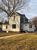 312 W Main St in Battle Lake, MN - Building Photo