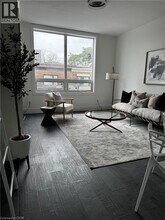 307 Barton St E in Hamilton, ON - Building Photo - Building Photo