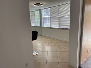 9440 Live Oak Pl in Davie, FL - Building Photo - Building Photo