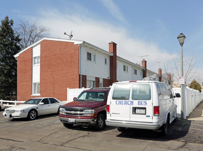 957-971 York Rd in Elmhurst, IL - Foto de edificio - Building Photo