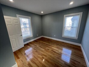 372 Oxford St in Cambridge, MA - Building Photo - Building Photo