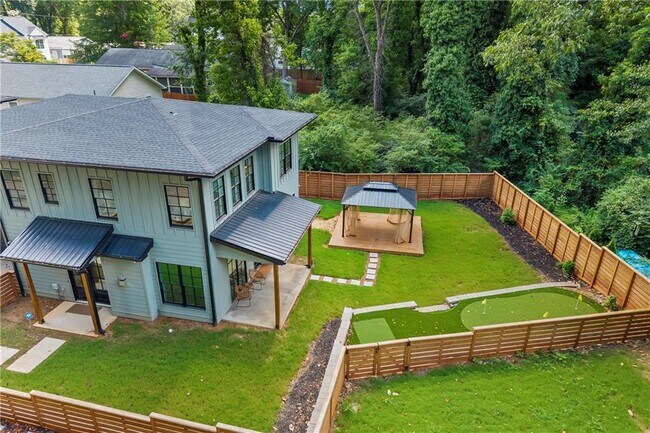 1010 Violet St SW in Atlanta, GA - Building Photo - Building Photo