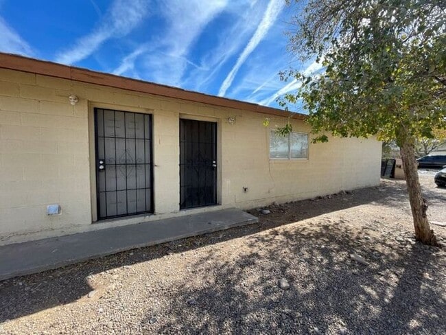 2508 E Mobile Ln in Phoenix, AZ - Building Photo - Building Photo