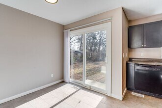 3007 E Southfork Ct in Wichita, KS - Building Photo - Building Photo