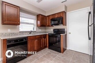 605 Dorothy Cir in Eustis, FL - Building Photo - Building Photo