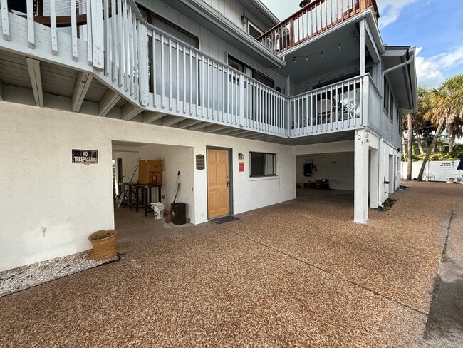 319 Beach Rd in Sarasota, FL - Building Photo - Building Photo